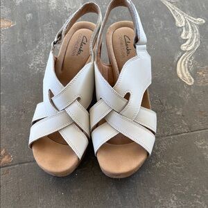 Clarks Women's Cream Sandals